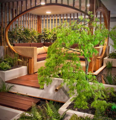 kiemelt modern csobogó bambuszból, bambusz a kertben
